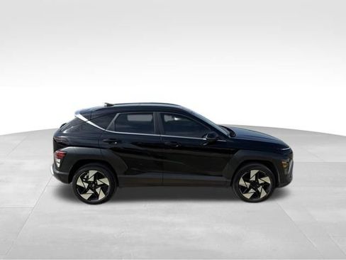 Used 2025 Hyundai Kona Limited AWD/4WD image 2
