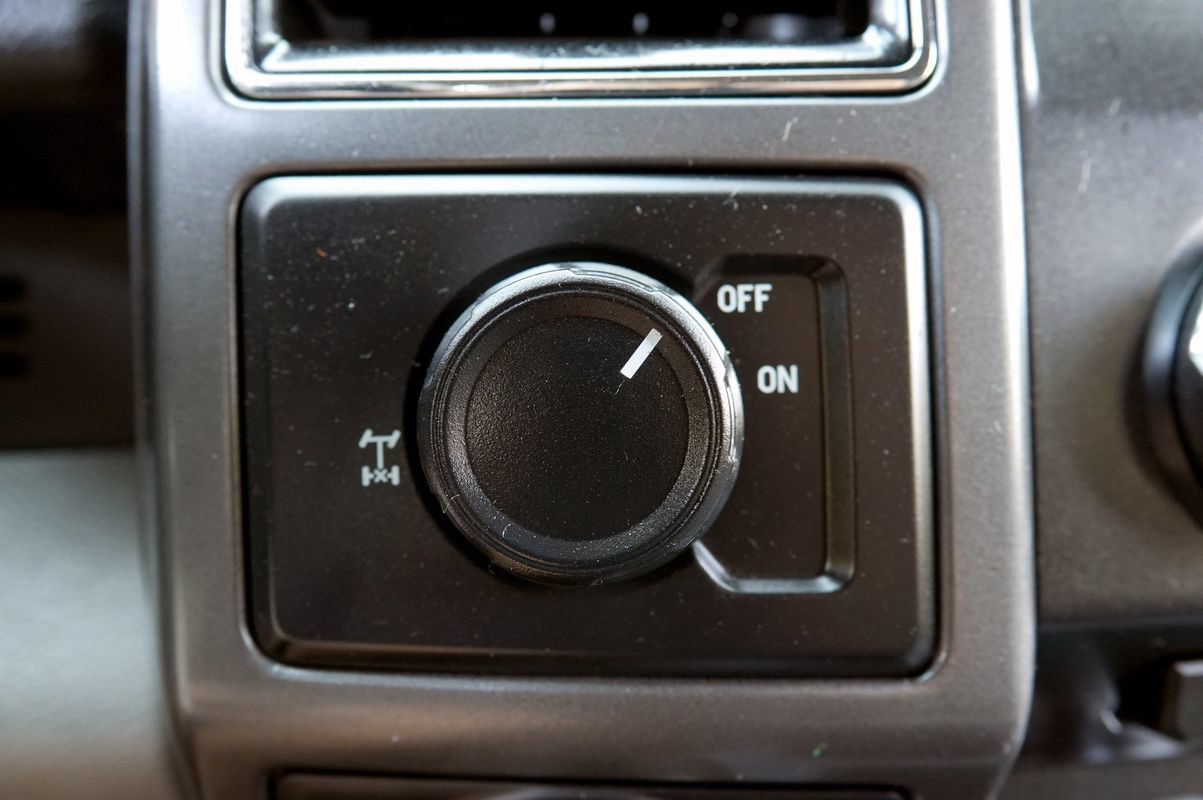 Used 2018 Ford F150 XLT w/ Equipment Group 301A Mid RWD image 9