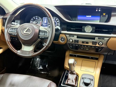 Used 2018 Lexus ES 350 ES 350 Sedan 4D image 15