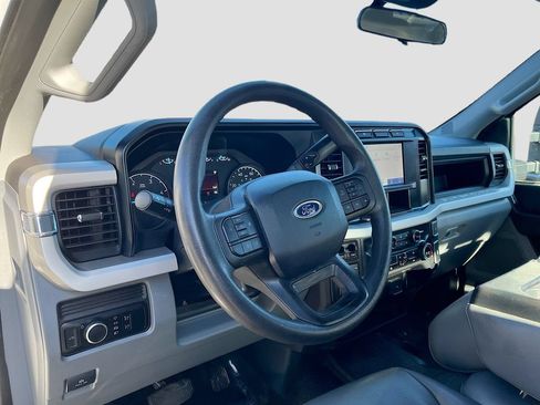 Used 2024 Ford F250 XL AWD/4WD image 9
