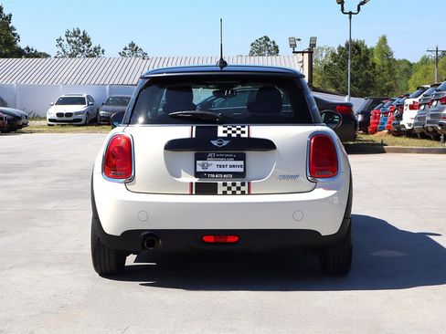 Used 2016 MINI Cooper 2-Door Hardtop image 6