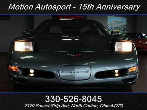 Used 2004 Chevrolet Corvette Coupe w/ Preferred Equipment Group RWD image 39