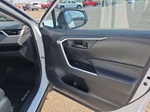 Used 2019 Toyota RAV4 LE w/ All Weather Liner Package AWD/4WD image 30