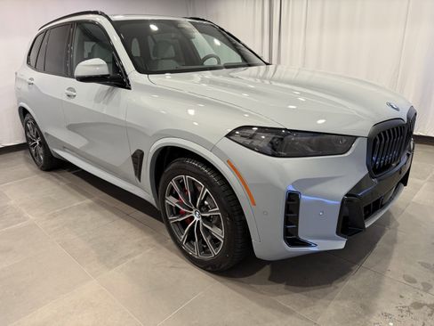 New 2026 BMW X5 xDrive50e w/ M Sport Package image 3