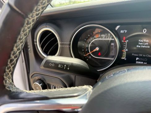 Used 2021 Jeep Wrangler Unlimited Sahara AWD/4WD image 32