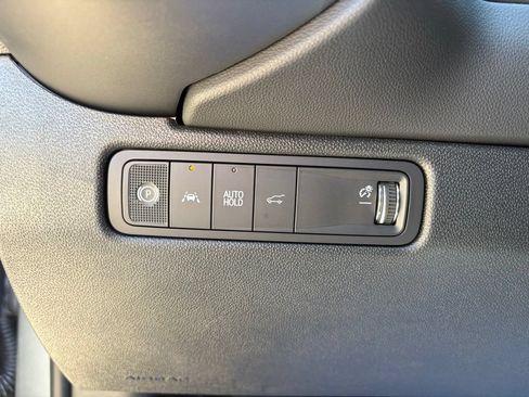 New 2025 Chevrolet Equinox EV RS AWD/4WD image 17