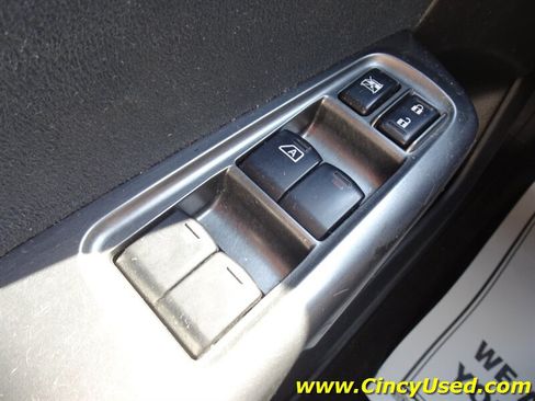 Used 2011 Subaru Forester 2.5X Limited AWD/4WD image 23