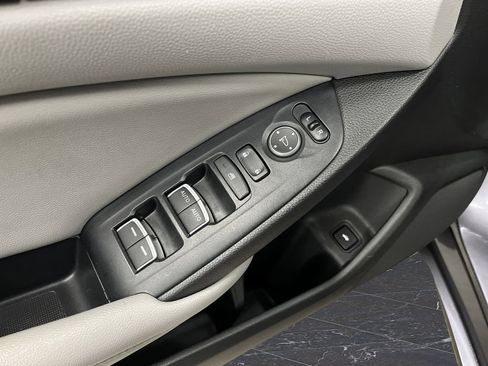 Used 2019 Honda Accord LX image 24