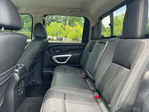 Used 2019 Nissan Titan PRO-4X AWD/4WD image 17
