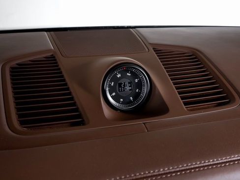 Used 2022 Porsche Cayenne Turbo S image 48