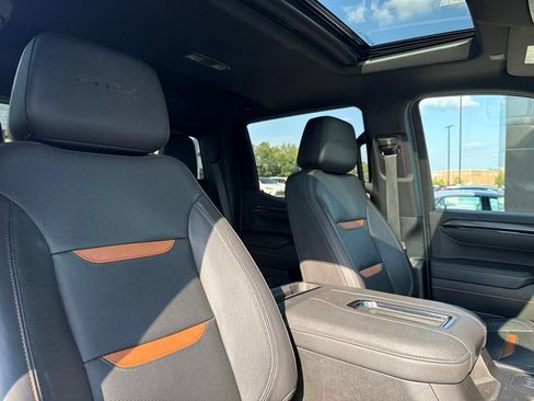 Used 2022 GMC Sierra 1500 AT4 w/ AT4 Preferred Package AWD/4WD image 13