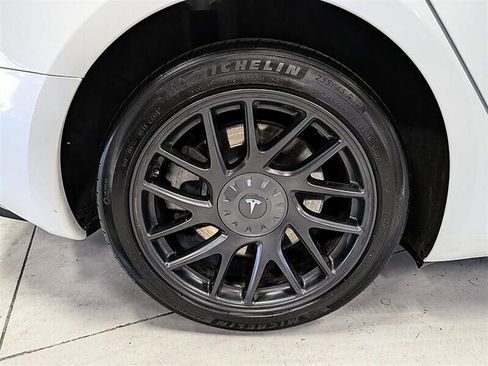 Used 2025 Tesla Model 3 Long Range AWD/4WD image 13