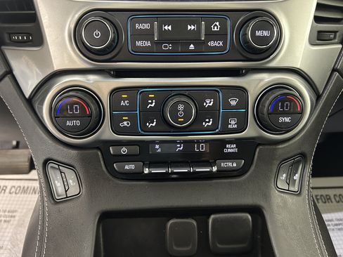 Used 2020 Chevrolet Suburban LT w/ Luxury Package AWD/4WD image 16