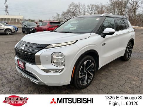 Used 2023 Mitsubishi Outlander SEL image 1