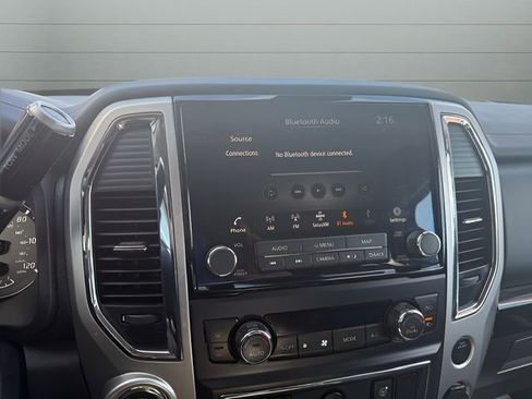 Used 2021 Nissan Titan SV w/ SV Convenience Package image 17