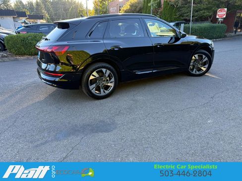 Used 2021 Audi e-tron Premium w/ Convenience Plus Package image 9