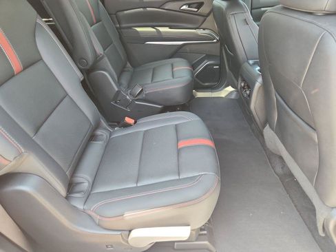 Used 2024 Chevrolet Traverse RS FWD image 27