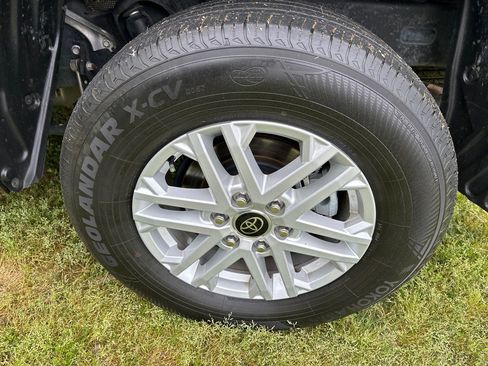 Used 2022 Toyota Tundra SR5 image 6