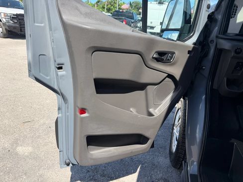 Used 2022 Ford Transit 350 XLT RWD image 12