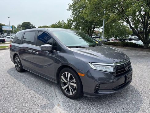 Used 2024 Honda Odyssey Touring image 3