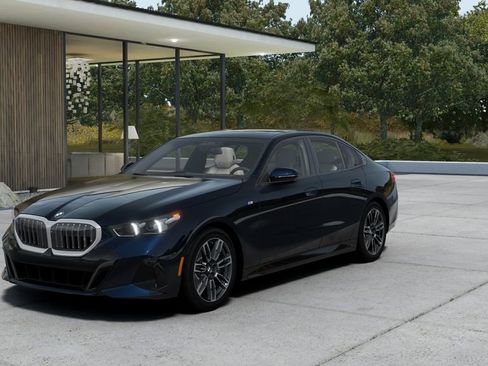 Used 2026 BMW 530i xDrive w/ M Sport Package image 27