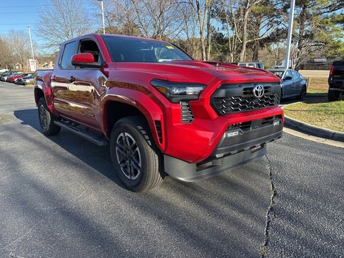 Used 2025 Toyota Tacoma TRD Sport image 7