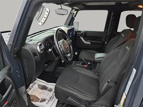 Used 2016 Jeep Wrangler Unlimited Sahara w/ Connectivity Group image 6