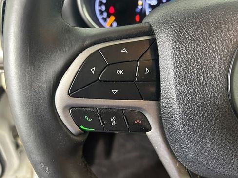 Used 2018 Jeep Grand Cherokee Limited AWD/4WD image 15