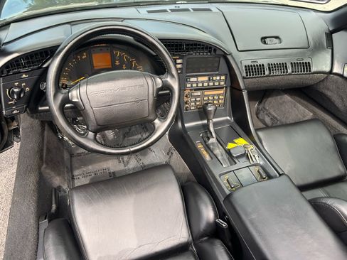 Used 1993 Chevrolet Corvette Convertible RWD image 11