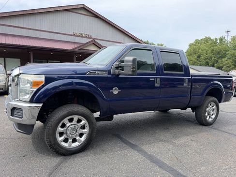 Used 2011 Ford F250 XLT w/ Chrome Pkg AWD/4WD image 2