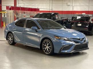 Used 2023 Toyota Camry SE w/ Cold Weather Package video 2