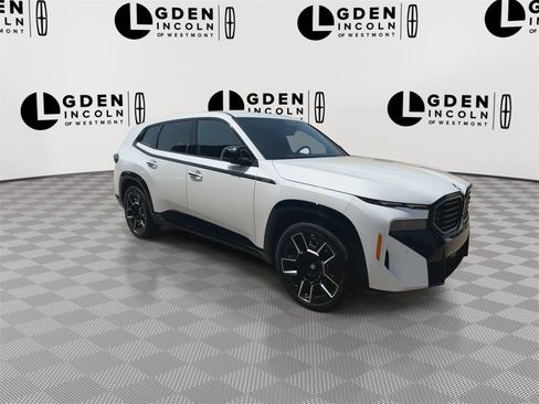 Used 2025 BMW XM image 2
