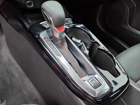 Used 2025 Chevrolet Trax RS w/ Sunroof Package image 19