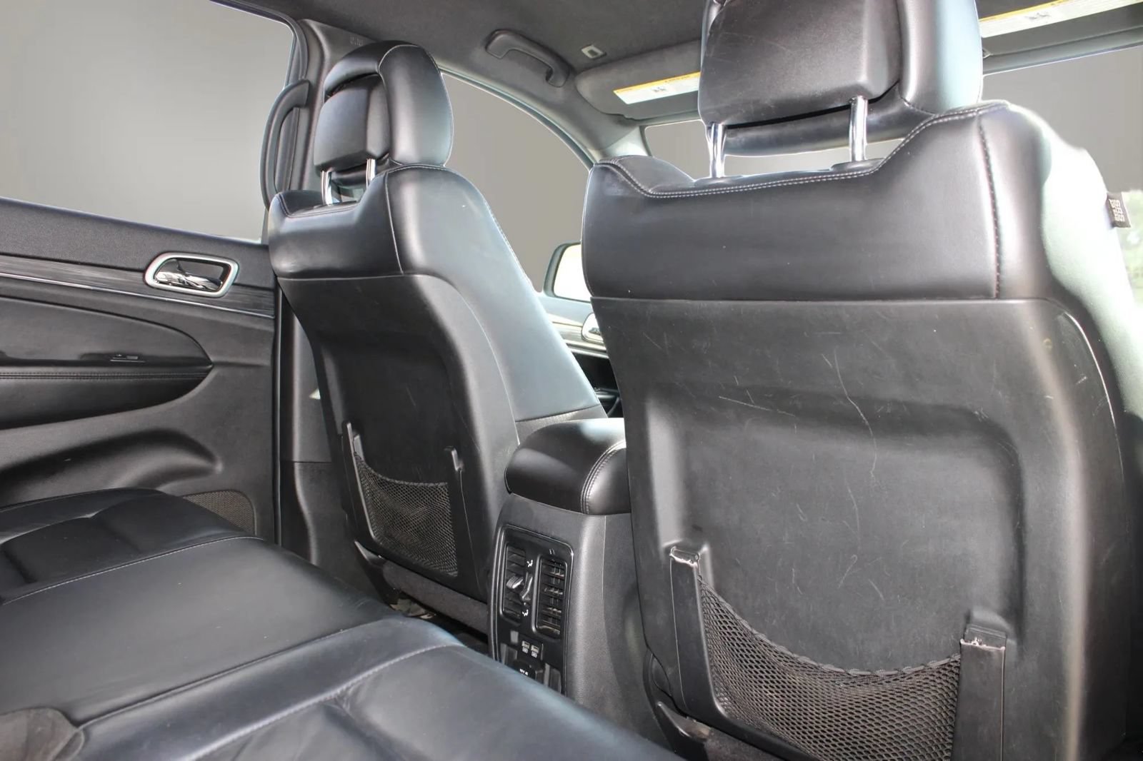 Used 2019 Jeep Grand Cherokee Limited AWD/4WD image 15