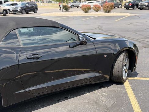 Used 2017 Chevrolet Camaro SS RWD image 4