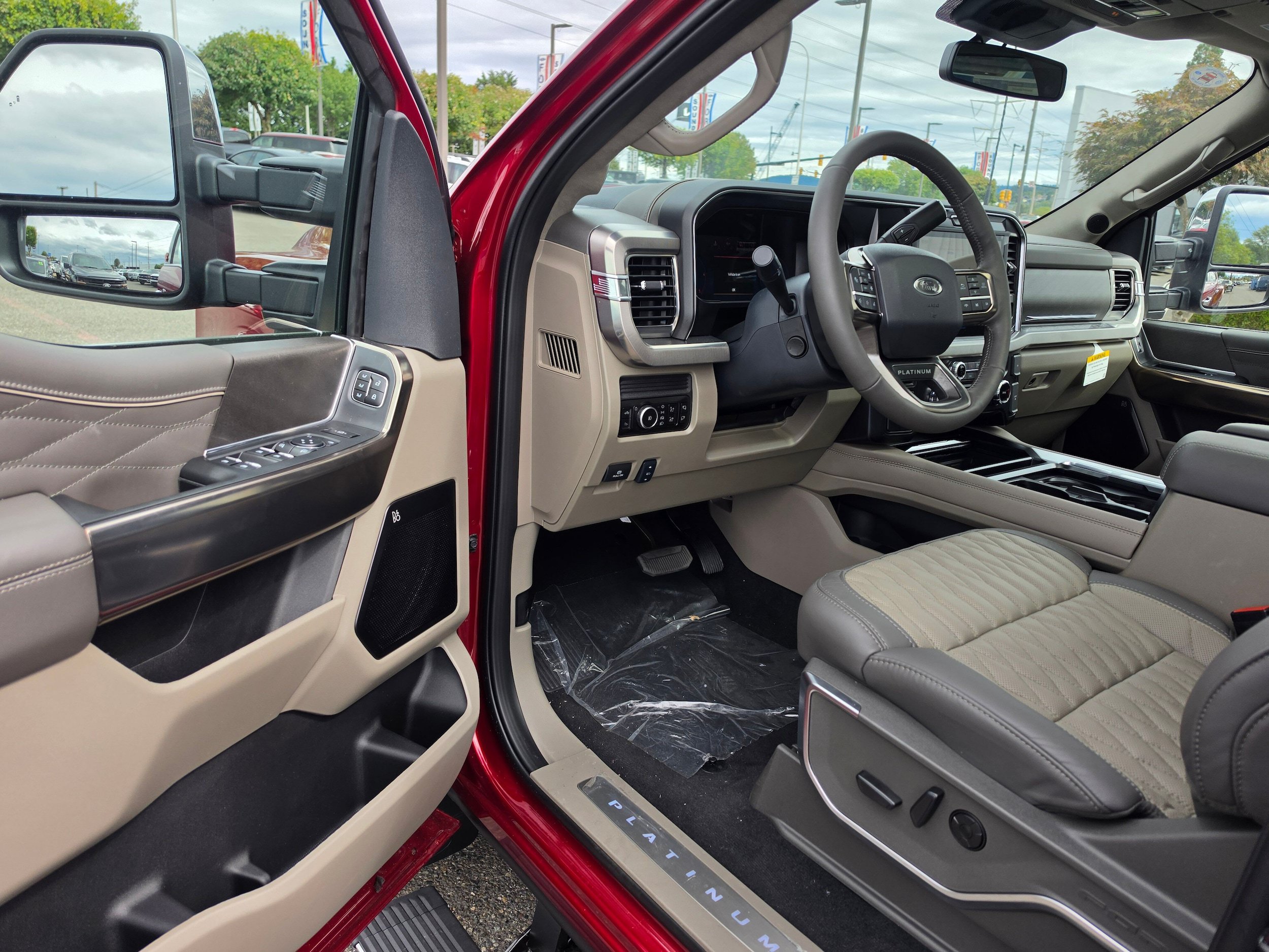 New 2026 Ford F350 Platinum w/ Platinum Plus Package AWD/4WD image 17