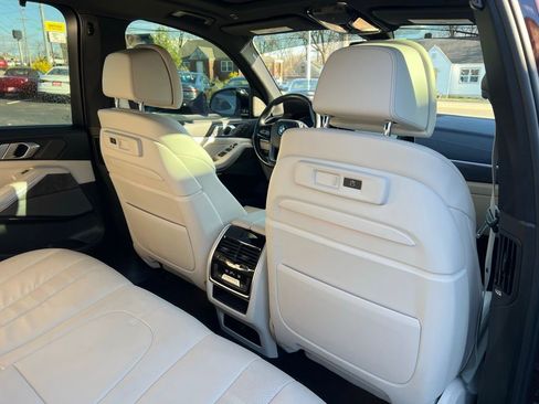 Used 2020 BMW X5 xDrive40i w/ Executive Package image 41
