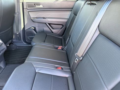 Used 2023 Volkswagen Atlas Cross Sport SE w/ Panoramic Sunroof Package image 18