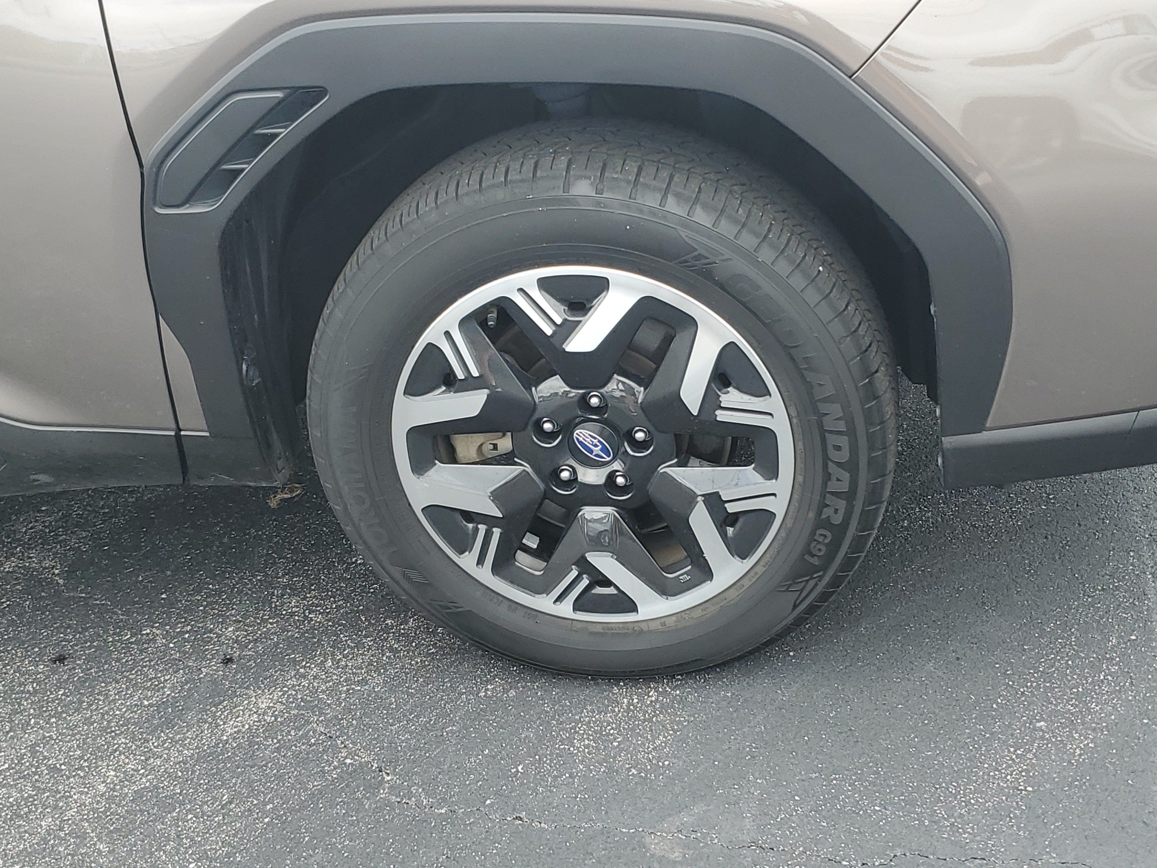 Certified 2025 Subaru Forester Premium AWD/4WD image 5