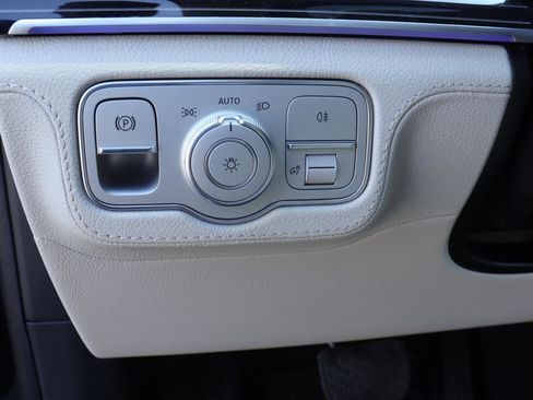 Used 2024 Mercedes-Benz GLE 450 4MATIC image 27