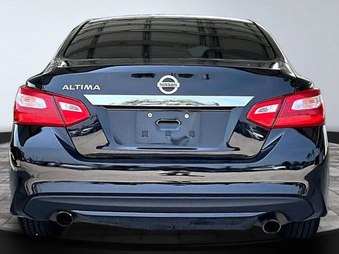 Used 2017 Nissan Altima 2.5 S w/ Power Driver Seat Package FWD image 5