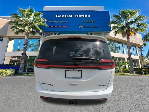 New 2026 Chrysler Pacifica Limited w/ S Appearance Package image 6