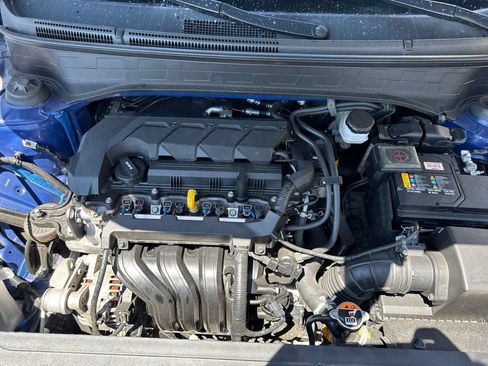 Used 2022 Hyundai Venue Limited FWD image 29