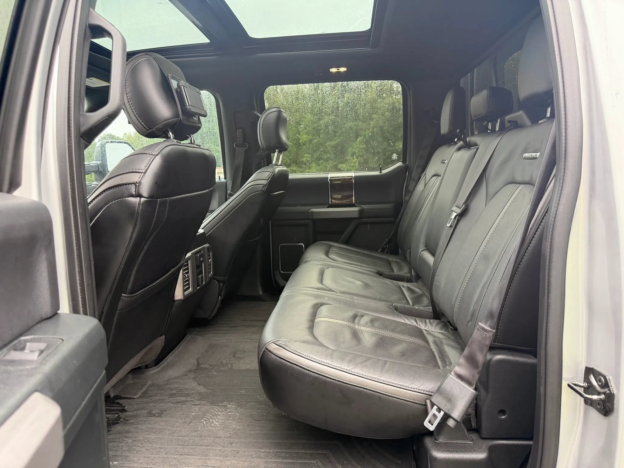 Used 2015 Ford F150 Platinum w/ Equipment Group 701A Luxury RWD image 19