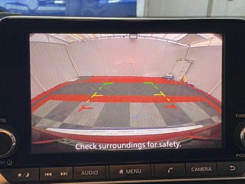 Used 2022 Nissan Rogue SV image 26