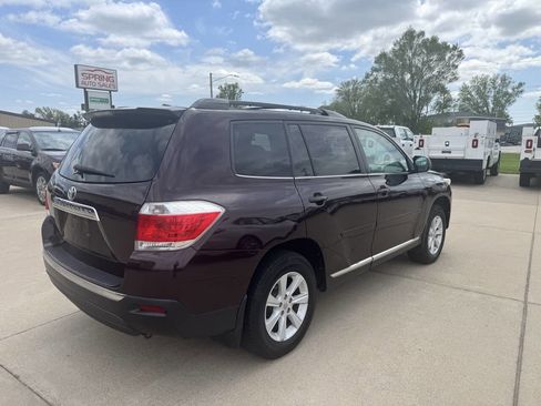 Used 2012 Toyota Highlander FWD w/ Tech Pkg image 15