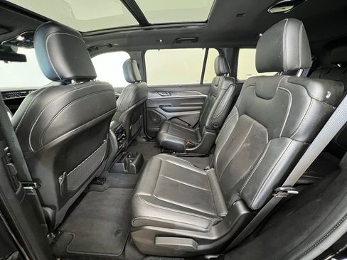 Used 2024 Jeep Grand Cherokee L Limited w/ Luxury Tech Group II image 5