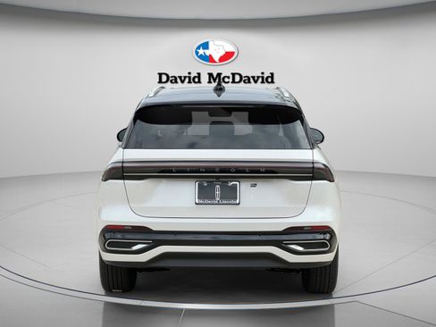 New 2026 Lincoln Nautilus Reserve image 6