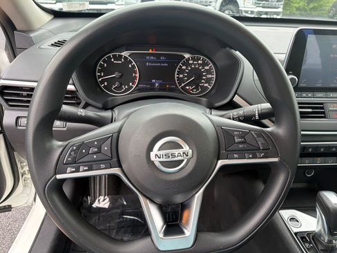 Used 2020 Nissan Altima 2.5 S AWD/4WD image 12