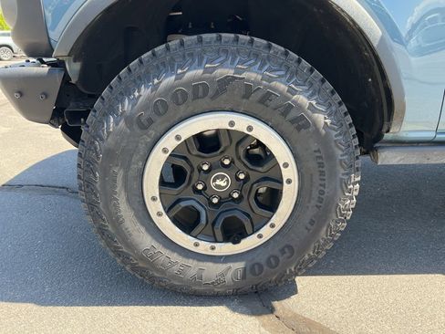 Used 2022 Ford Bronco Badlands w/ Sasquatch Package AWD/4WD image 14
